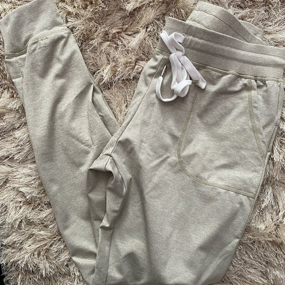ZYIA active oatmeal joggers